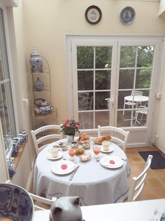 La Maison Des Thermes, Chambre D'Hote Saintes Exteriör bild